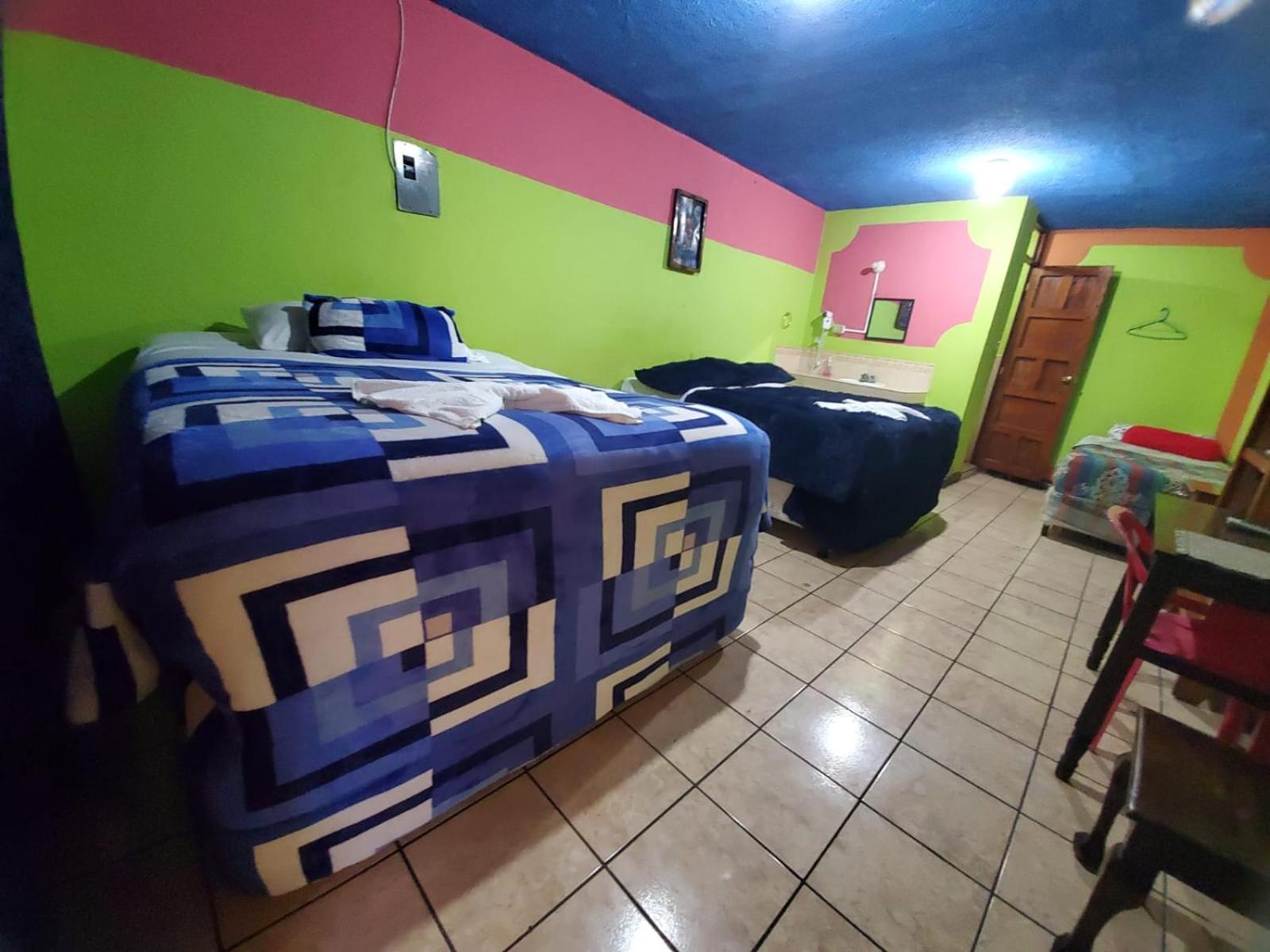 Hotel Kasa Kamelot Quetzaltenango Bagian luar foto