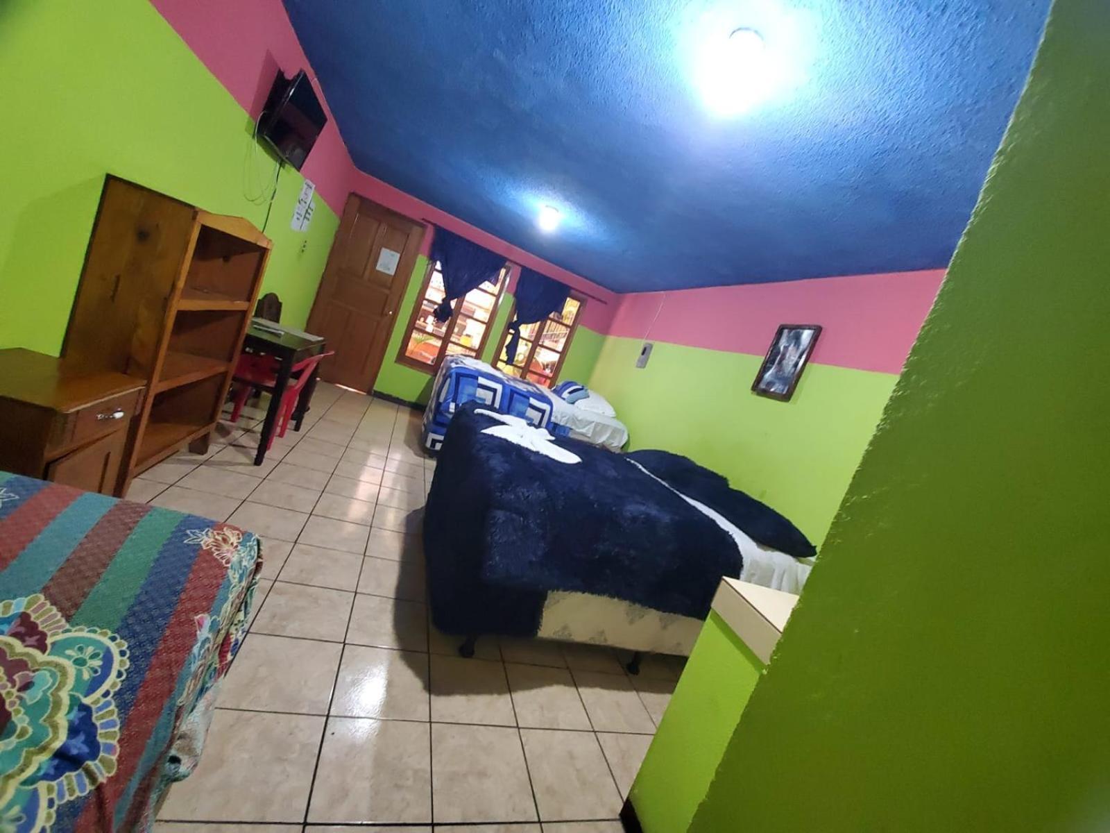Hotel Kasa Kamelot Quetzaltenango Bagian luar foto