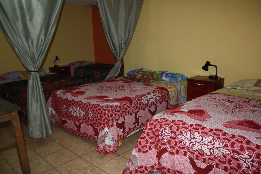 Hotel Kasa Kamelot Quetzaltenango Bagian luar foto