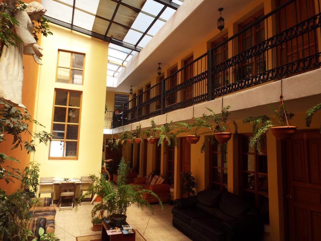 Hotel Kasa Kamelot Quetzaltenango Bagian luar foto