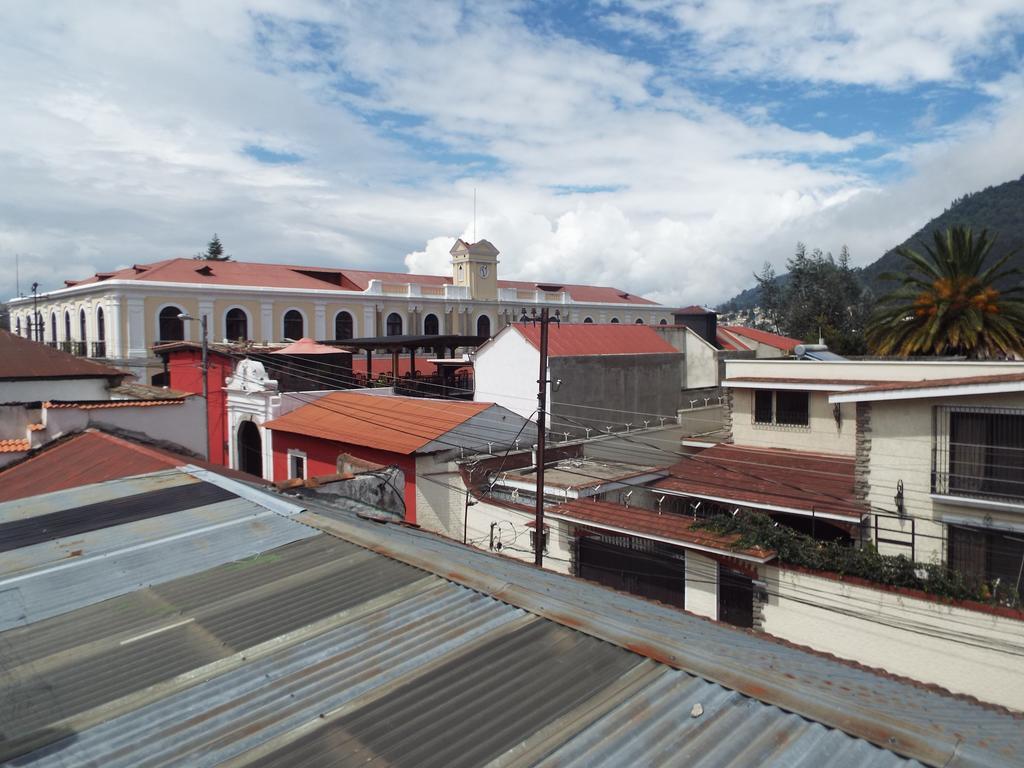 Hotel Kasa Kamelot Quetzaltenango Bagian luar foto