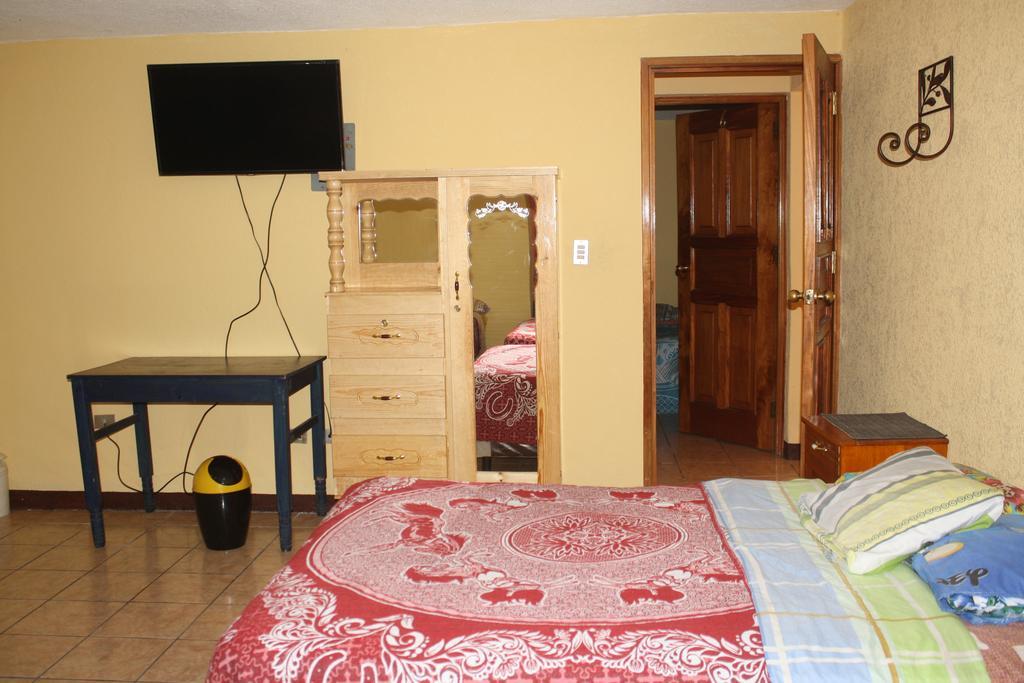 Hotel Kasa Kamelot Quetzaltenango Bagian luar foto