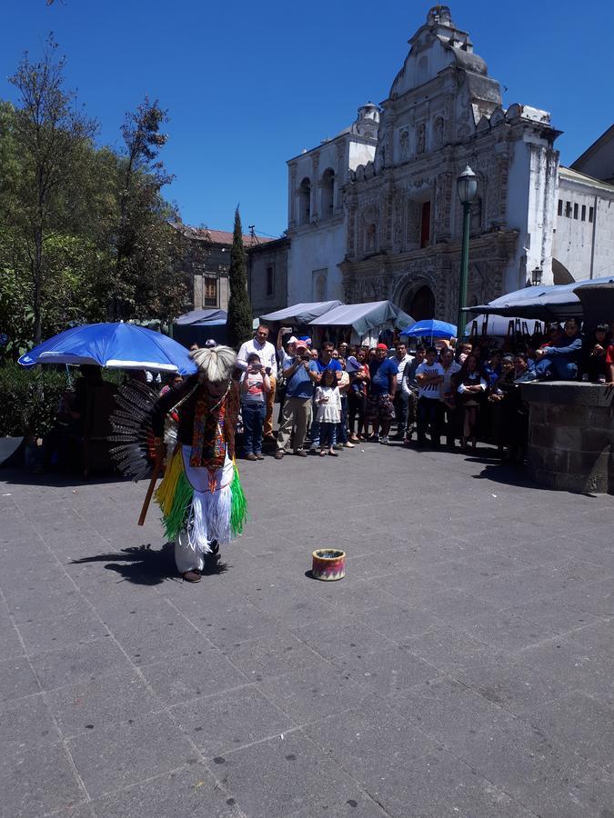 Hotel Kasa Kamelot Quetzaltenango Bagian luar foto