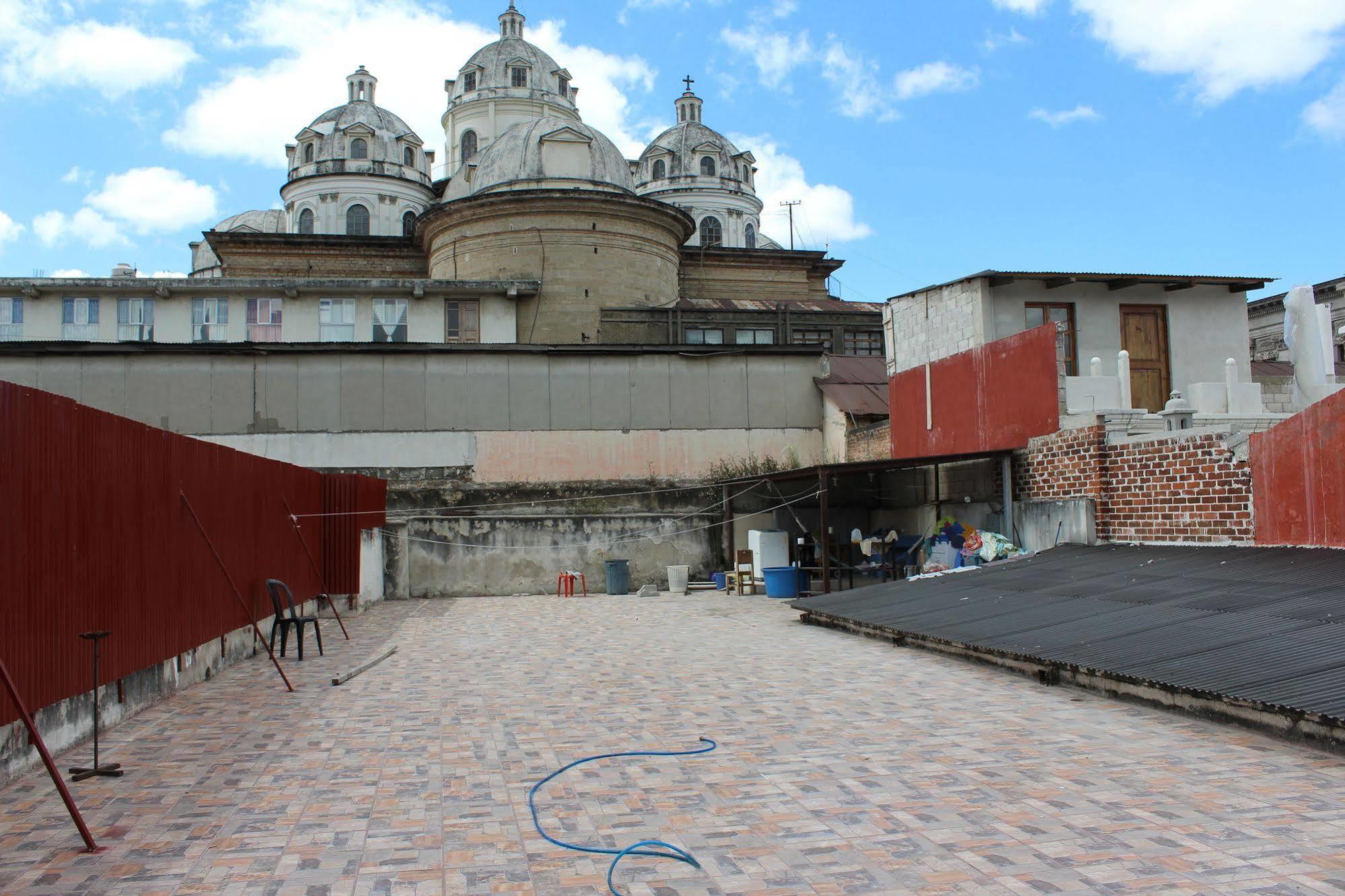 Hotel Kasa Kamelot Quetzaltenango Bagian luar foto