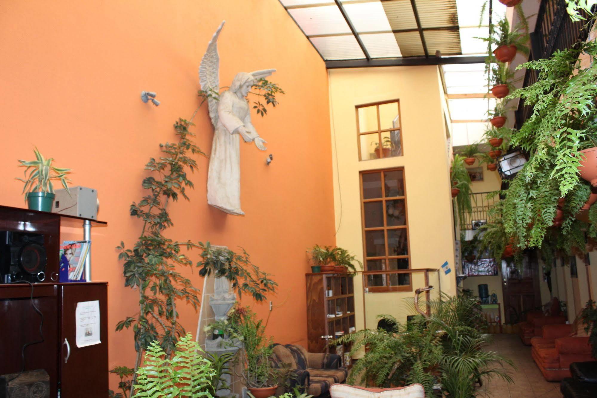 Hotel Kasa Kamelot Quetzaltenango Bagian luar foto