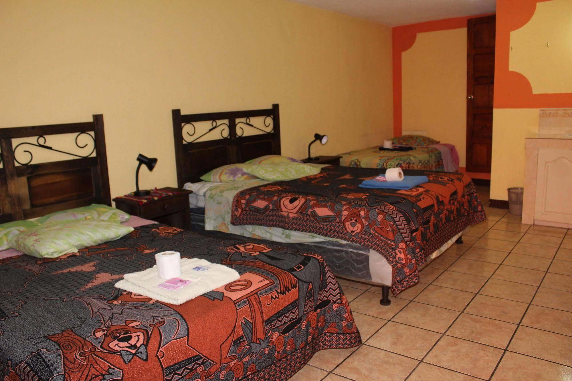 Hotel Kasa Kamelot Quetzaltenango Bagian luar foto