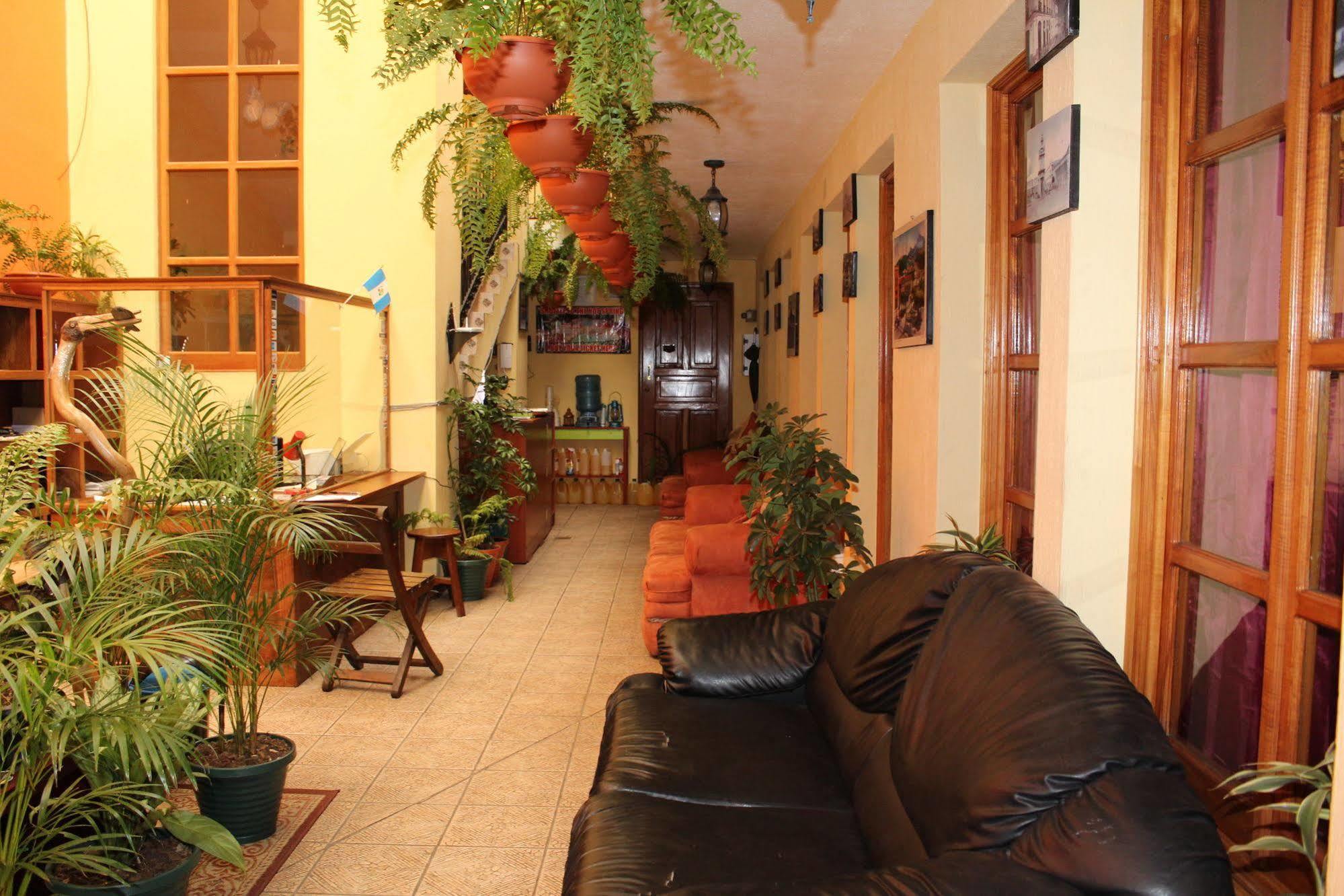 Hotel Kasa Kamelot Quetzaltenango Bagian luar foto