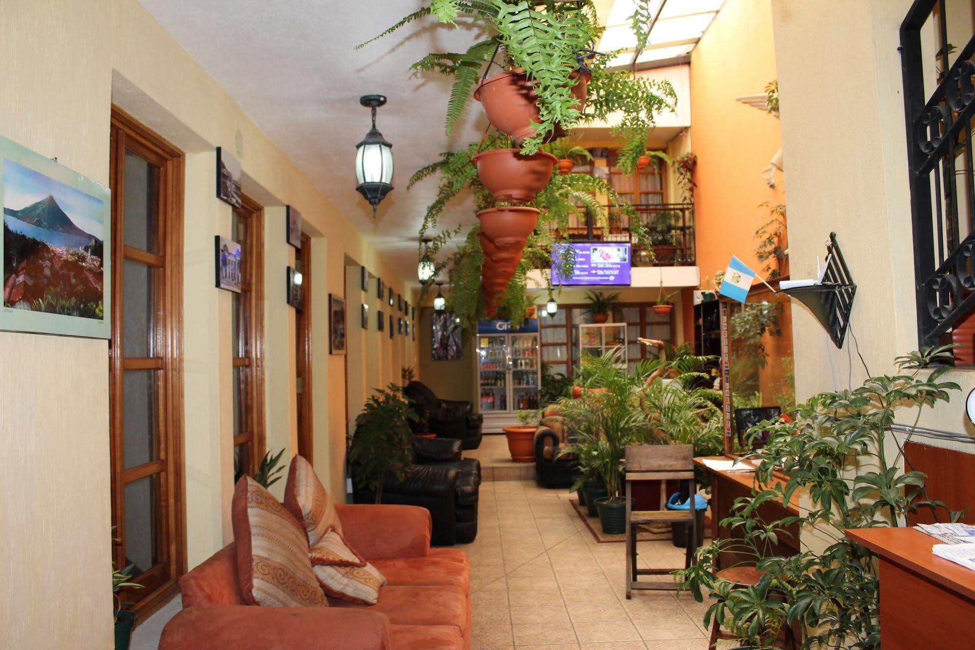 Hotel Kasa Kamelot Quetzaltenango Bagian luar foto